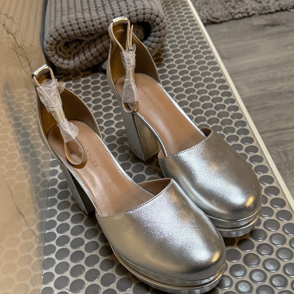 AEROSOLES Metallic Silver Platform Shoes